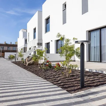 Esmeralda Homes By Livvo *