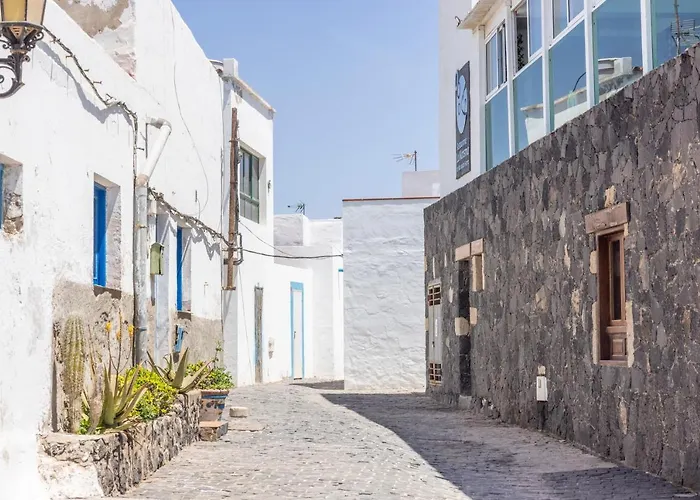 Esmeralda Homes By Livvo דירה