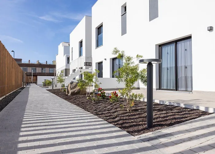 Esmeralda Homes By Livvo *