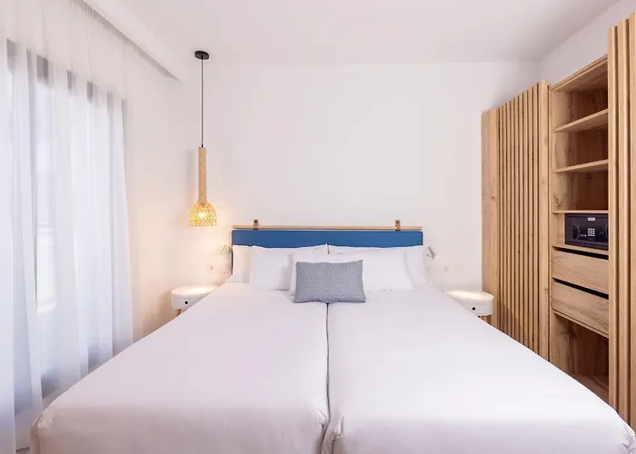 Esmeralda Homes By Livvo *