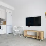 Esmeralda Homes By Livvo *
