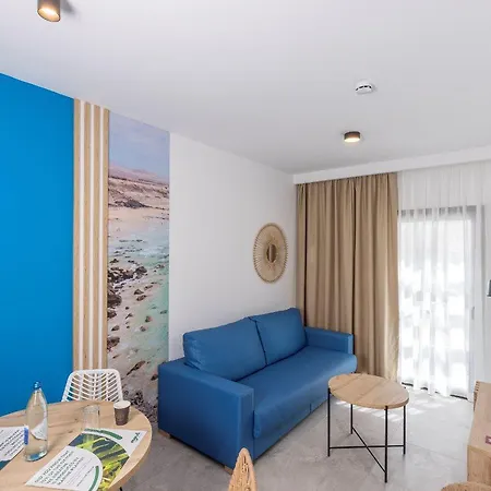 Esmeralda Homes By Livvo Cotillo