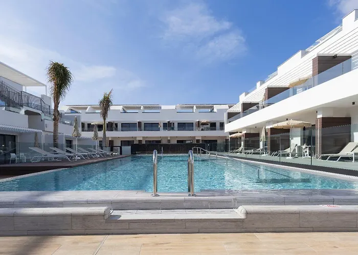 Esmeralda Homes By Livvo * Cotillo