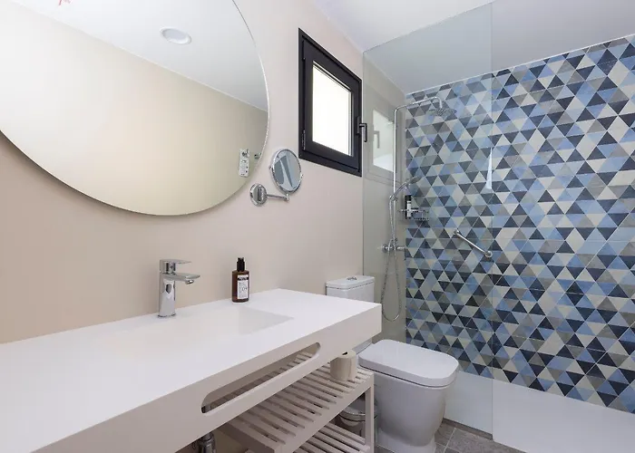 Esmeralda Homes By Livvo Cotillo