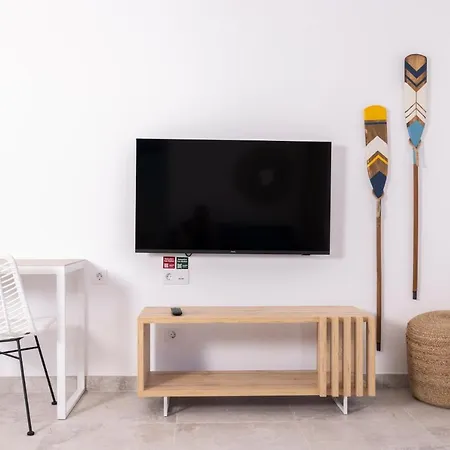 Esmeralda Homes By Livvo Apartament *