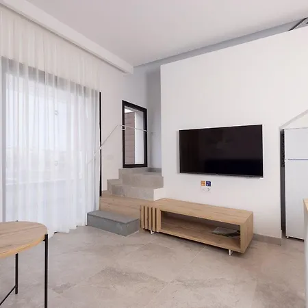 Esmeralda Homes By Livvo * Cotillo