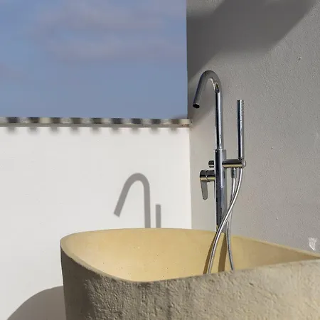 Esmeralda Homes By Livvo Apartament *