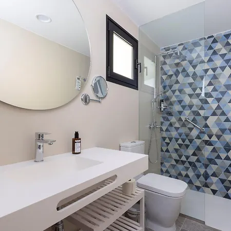 Esmeralda Homes By Livvo Cotillo