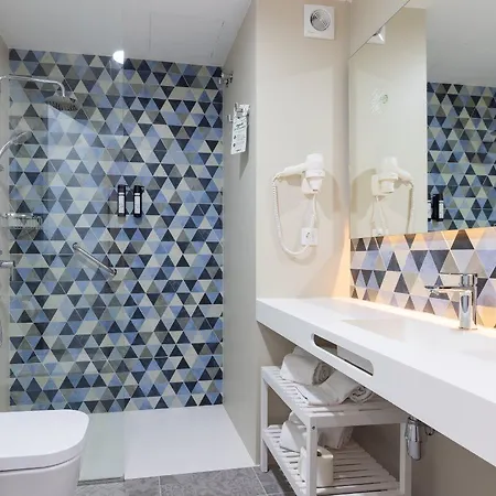 Esmeralda Homes By Livvo Apartament *